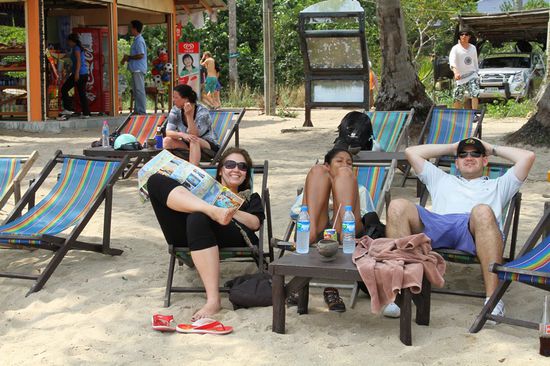 Hier hatten wir uns Roller gemietet und sind um die Insel gefahren. Das Bild entstand bei einer kleinen Pause an einem anderen, recht einsamen, Strand wie man auf dem naechsten Bild sehen kann!