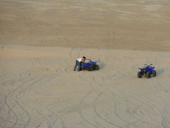 Da ist mal wieder einer von uns im Sand stecken geblieben.