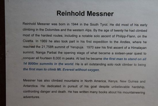 Dem Messner haben sie sogar ein Denkmal gebaut