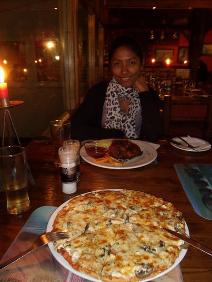Wir waren 2 Naechte in Swakopmund und waren an beiden Abenden im gleichen Restaurant, da das Essen einfach super war: Lighthouse Restaurant und Bar auf der Ludwig Koch Strasse.