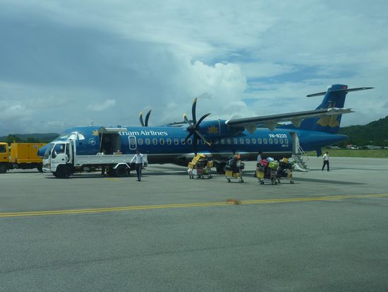 Eine gute ATR. Auf dem Rueckflug sind wir im Codeshare mit Cambodian Angkor Airlines geflogen, was wir vorher nicht wussten. Da ging uns erst der Arsch auf Grundeis- aber wir leben noch! 