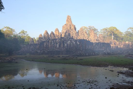 Hier schon kurz vor dem Sonnenuntergang des meiner Meinung nach schönsten Tempels. Anschliessend ging es zurück zu Angkor Wat um den Sonnenuntergang zu genießen.