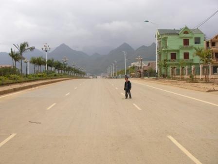 Prachtstrasse in Lao Chai, am anderen Ende ist China.