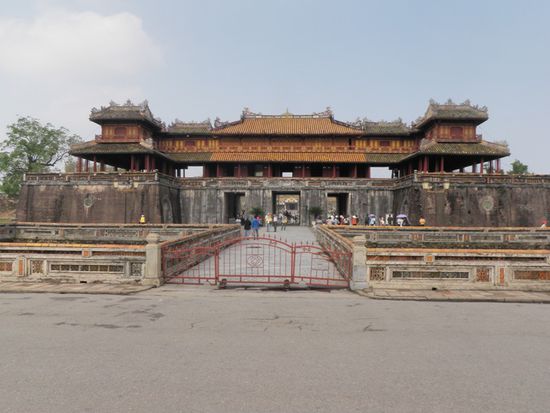 Mittagstor beim Kaiserpalast, in der Mitte durfte nur der Kaiser gehen.