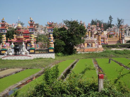 Grabanlagen eine bunter als die andere