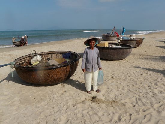 Diese Frau wollte mir unbedingt Ihre Erdnuesse verkaufen.