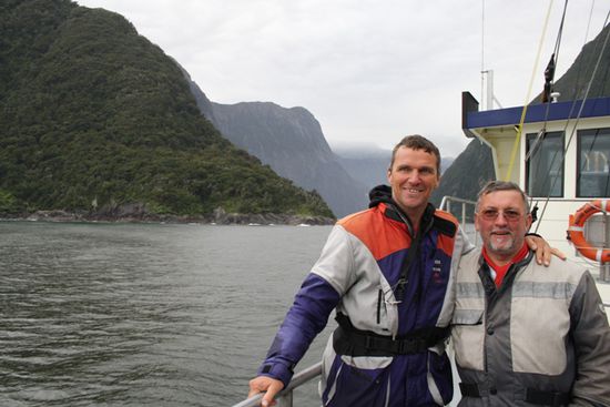 Am Schiff im Milford Sound