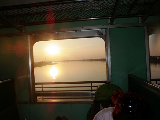 ein letztes Mal über den Mekong