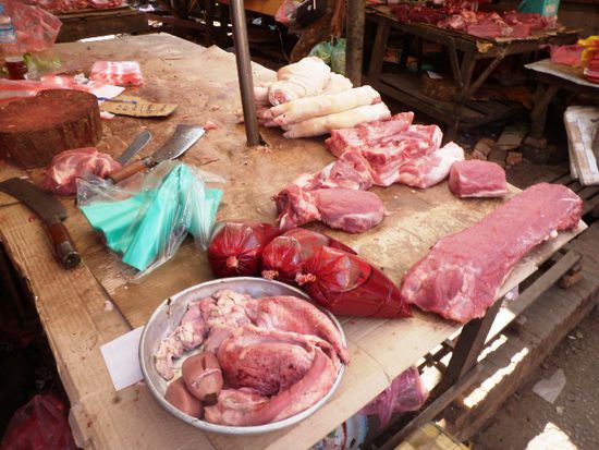 Frisches Rind und Schweinefleisch