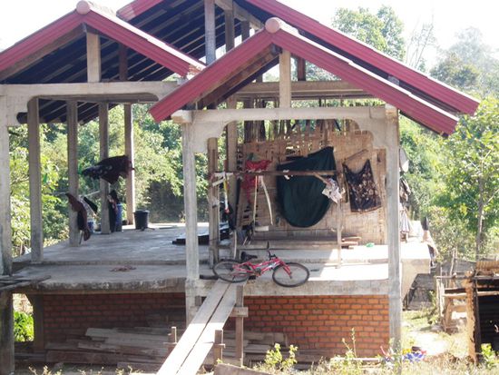 Hausbau in Laos