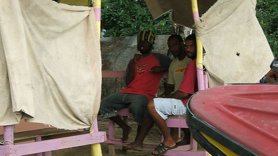 Abhängen an der Strandbar