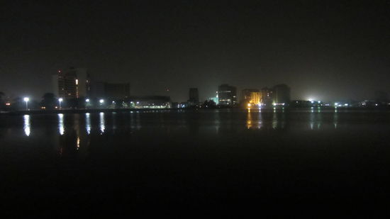 Blick über Kuramo Waters. Diesseits des Fotografen sieht es weniger idyllisch aus