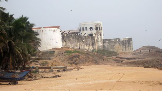 Zur legendären Cape Coast Castle sind es nur wenige Meter