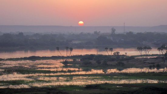 Sonnenuntergang hinter dem Niger