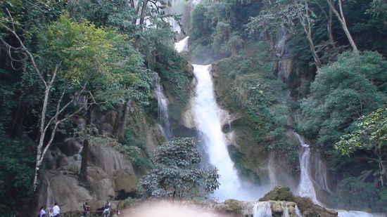 Der Kuang Si Wasserfall