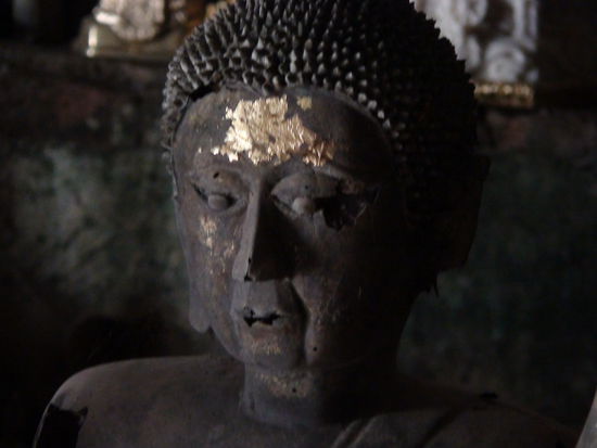 eine eher grimmige Buddha-Figur