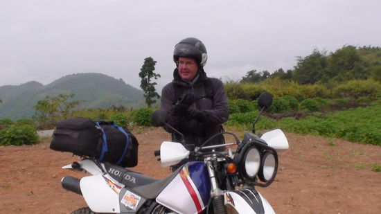 ein Schweizer aus Lausanne auf grosser Fahrt in Laos