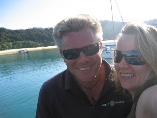 chris,der schon damals der besitzer war und mich sogar noch erkannt hat.wir muessen also einen bleibenden eindruck hinterlassen haben,schwesterherz