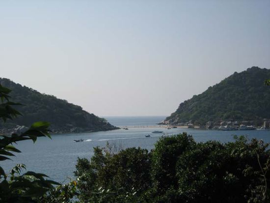 Koh Nang Yuan von der Terasse des "Dusit Buncha Resort" aus