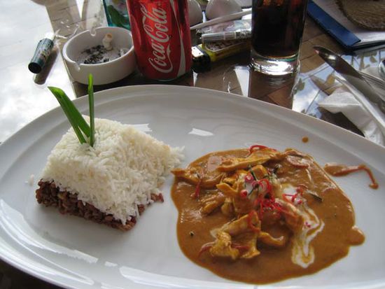 Lecker "Red Curry" im "Blue Elephant" am Flughafen Koh Samui