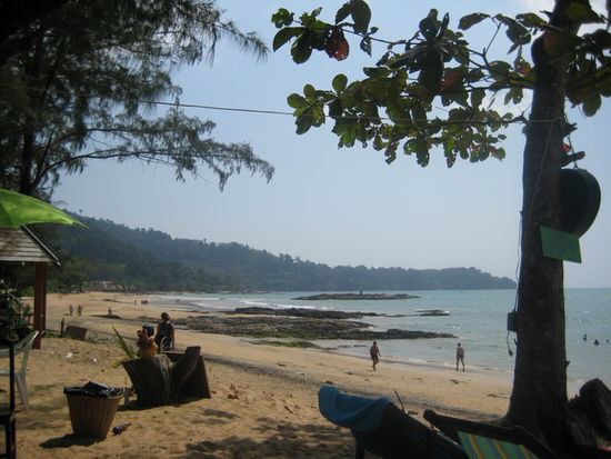 Der Nang Tong Strand - fotografiert vom Restaurant des Khao Lak Green Beach Resorts aus