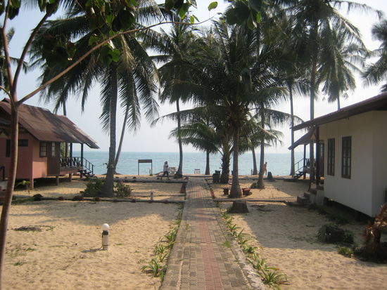 "Homebay Resort" am Mae Nam Beach - fotografiert vom Restaurant aus.