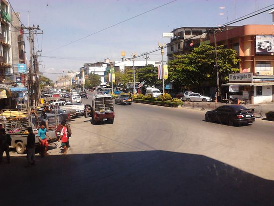 Innenstadt von Trat. Busy! 