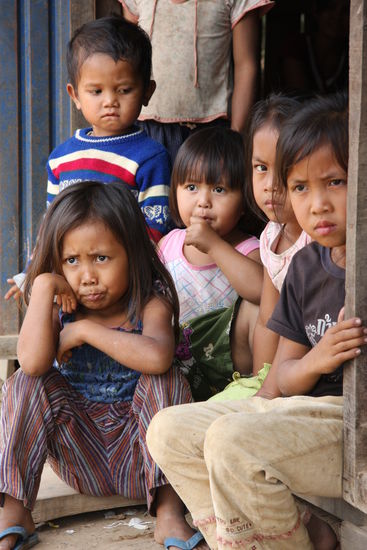 skeptische Kinderblicke