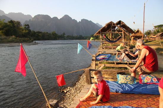 Blaue Stunde am Fluss... hier kann man es aushalten...und relaxen... und...