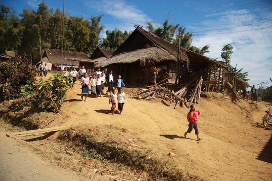 Hmong Dorf an der Hauptstrasse