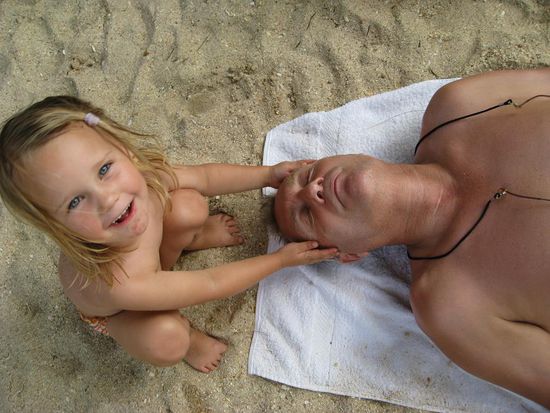 Gesichtsmassage bei Opa