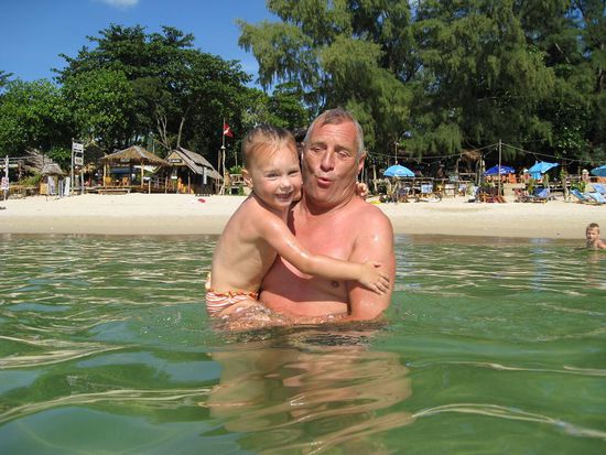 Lynn wollte die ersten Tage gar nicht ins Wasser und nun kann sie nicht genug davon bekommen.