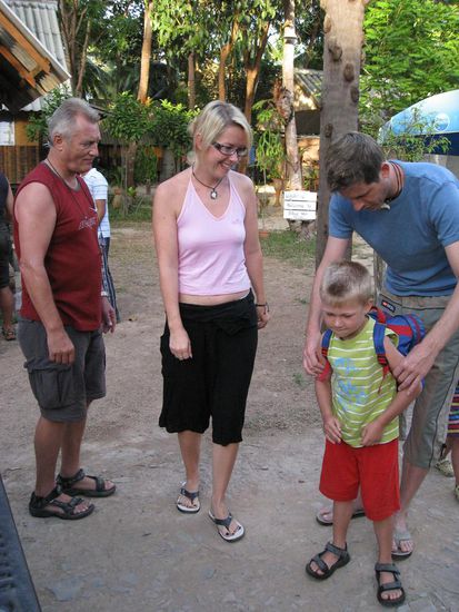Claudia und Patrik sind extra frueh aufgestanden um sich von uns zu verabschieden. (War schoen Euch kennengelernt zu haben, wir werden uns sicherlich im Sommer sehen. Bis dahin, machts gut).