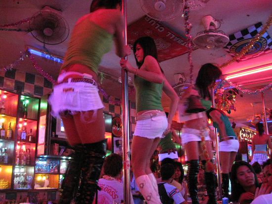 tolle Musik und schoene Maedels...