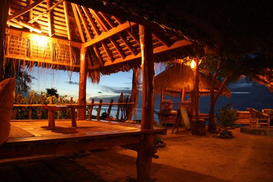 Im Abendlicht sehen die Huetten noch gemuetlicher aus.