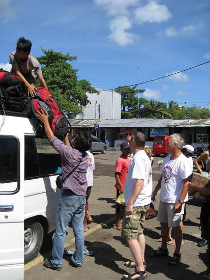 Abladen unserer Rucksaecke
