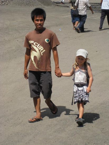 Lynn hat mal wieder einen neuen Freund gefunden....