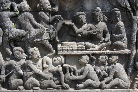 Schoene Reliefsbilder und vor allem gut erhalten