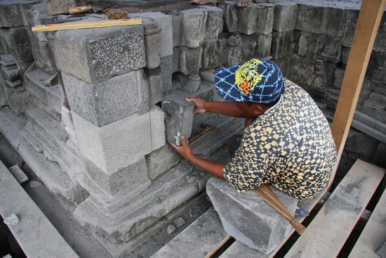 passt der Stein oder passt er nicht...... ein riesen Puzzle oder besser "wie die Nadel im Heuhaufen"