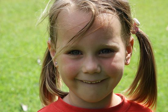 unsere Lynn schaut verschmitzt drein.....