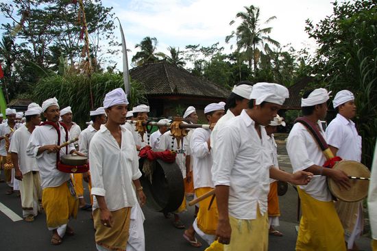 Zeremonie am Wegesrand