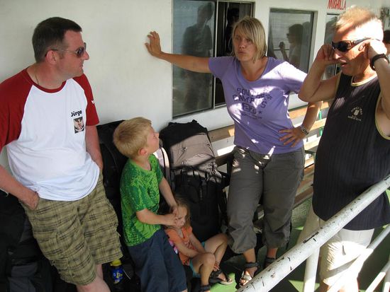 Auf der Faehre von Bali nach Lombok