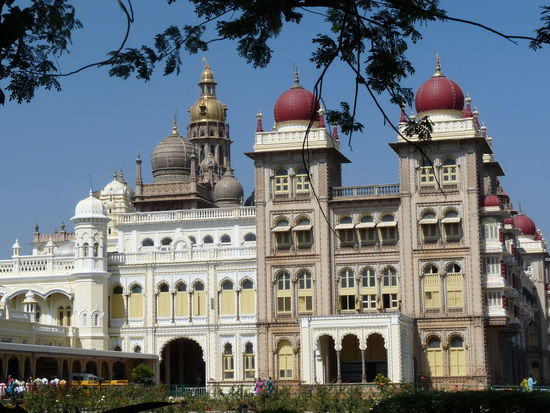 man darf nur von aussen fotografieren