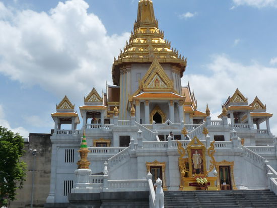 ...einer der unzähligen Tempel in Bangkok