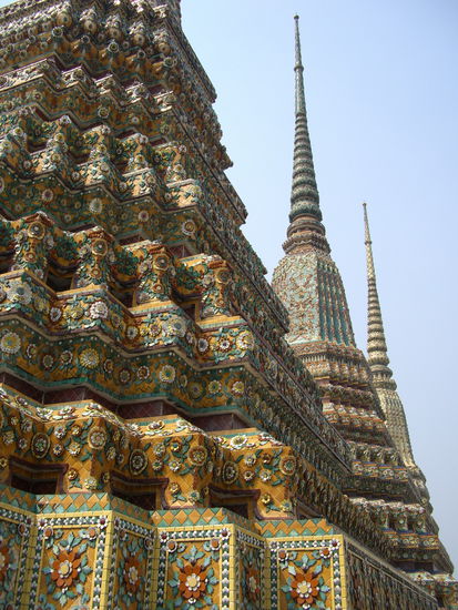 Die drei großen Chedis erinnern 
an die drei ersten Könige der Chakri-Dynastie