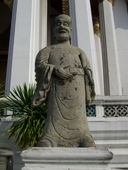 Ein chinesischer Wächter begrüßt die Besucher