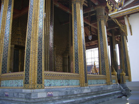 Vorhalle an der Rückseite des Smaragd-Buddha-Bot