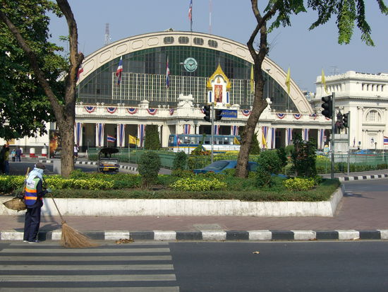 Vom Hauptbahnhof Hualamphong führen die Zuglinien in alle Ecken Thailands