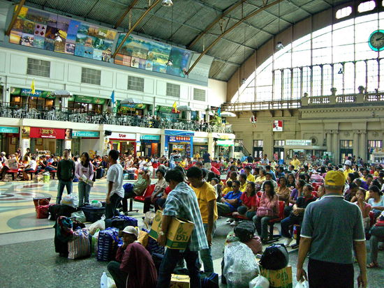 Die große Schalterhalle