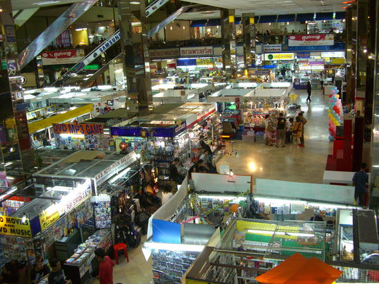 Die kleineren Stände bedecken das Erdegeschoss